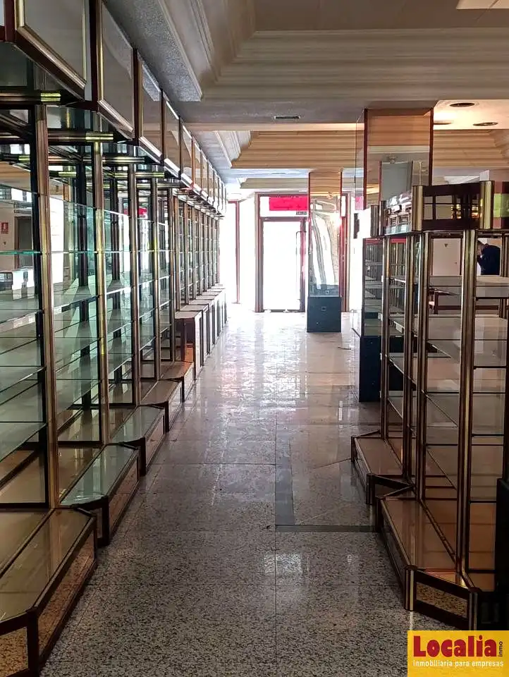 Local comercial en venda a Centro, imagen 3