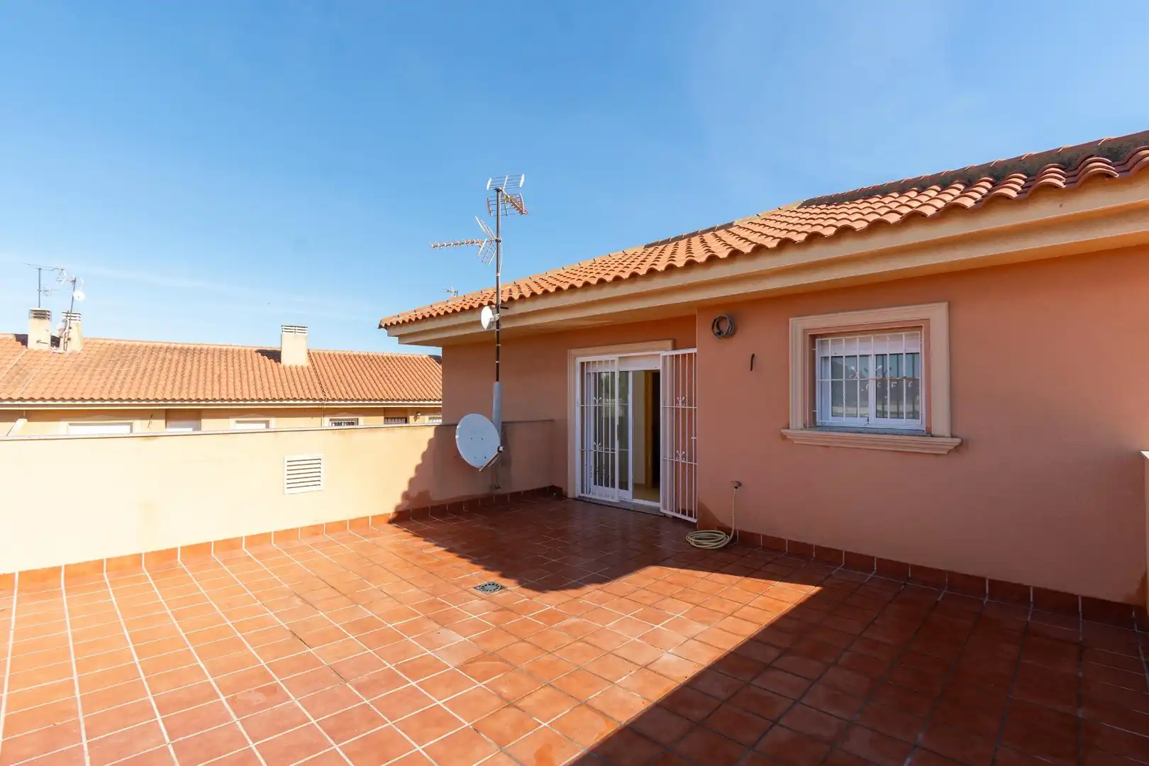 Terrassa de Casa o xalet en venda en La Unión amb Aire condicionat, Calefacció i Jardí privat