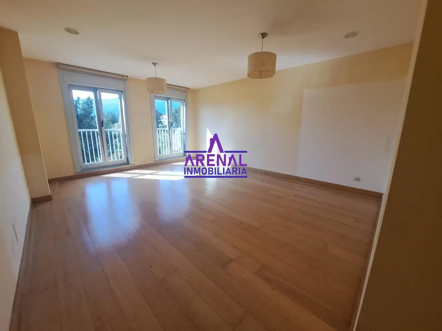 Dormitori de Apartament en venda en A Pobra do Caramiñal amb Calefacció