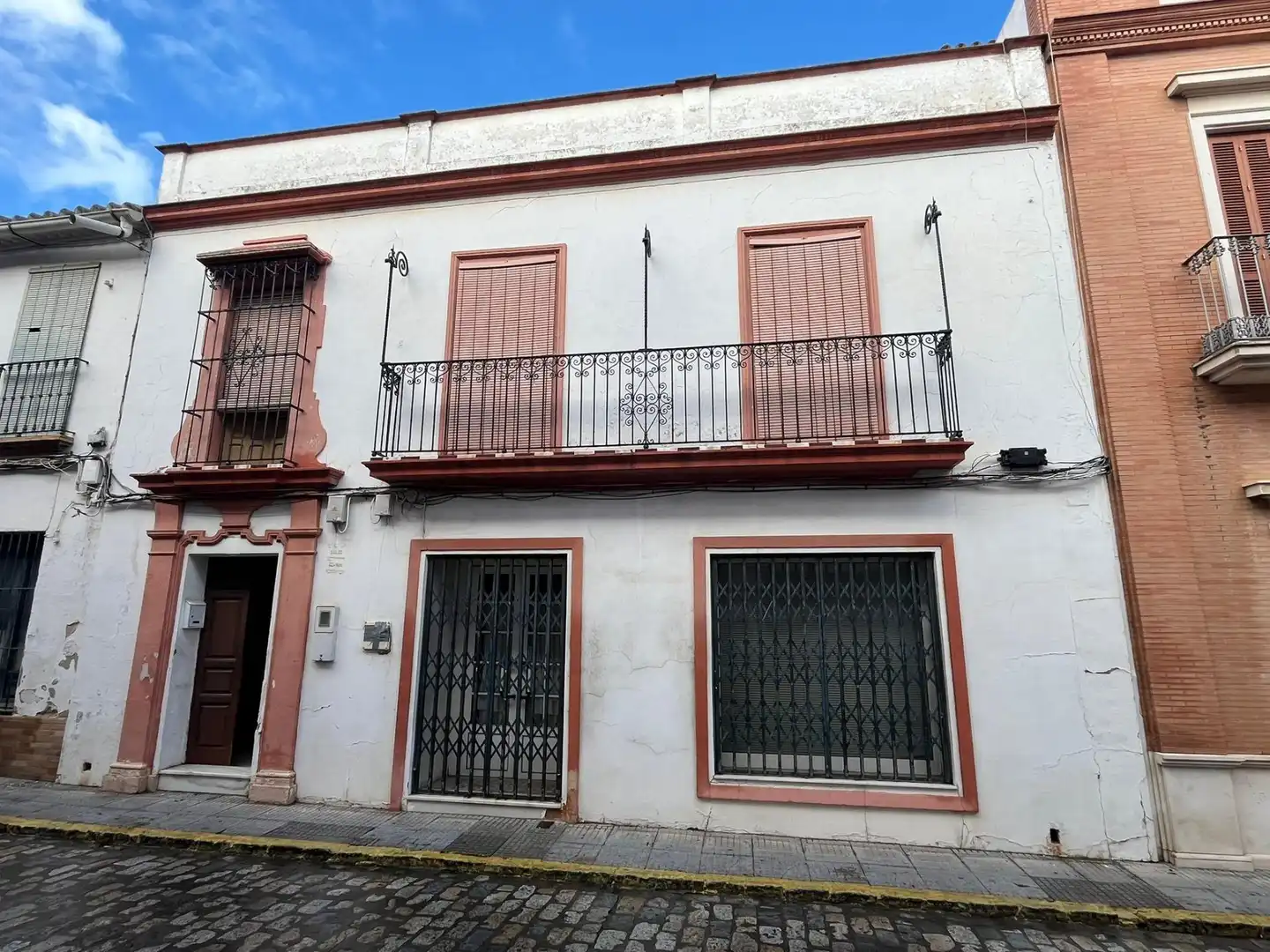 Exterior view of Houses for sale in La Palma del Condado