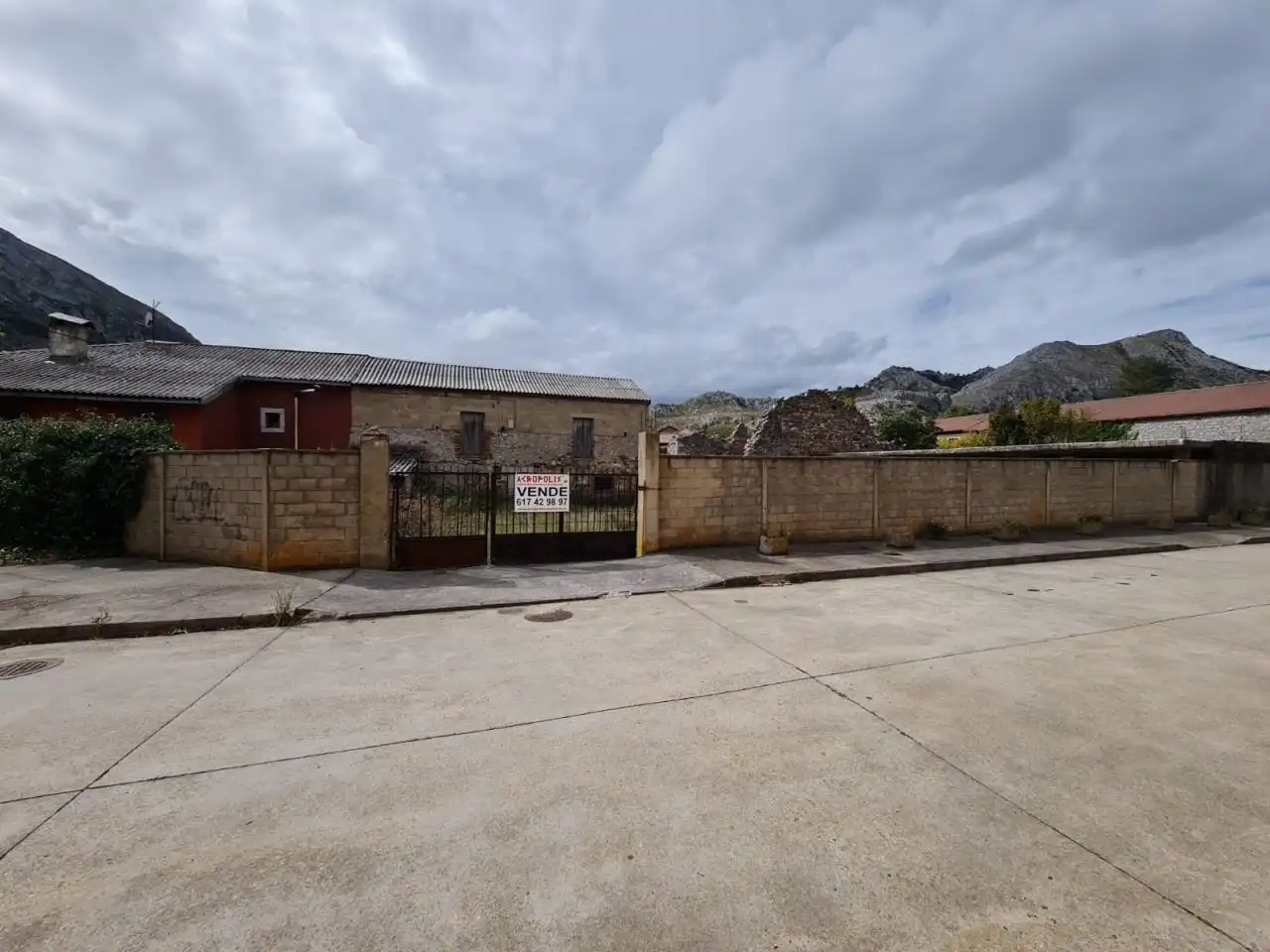 Exterior view of Residential for sale in Puebla de Lillo