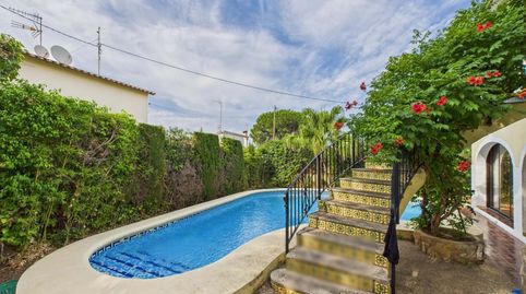 Vive el encanto de Santa Lucía!Se vende impresionante chalet independiente en una de las zonas más exclusivas y tranquilas de Deni