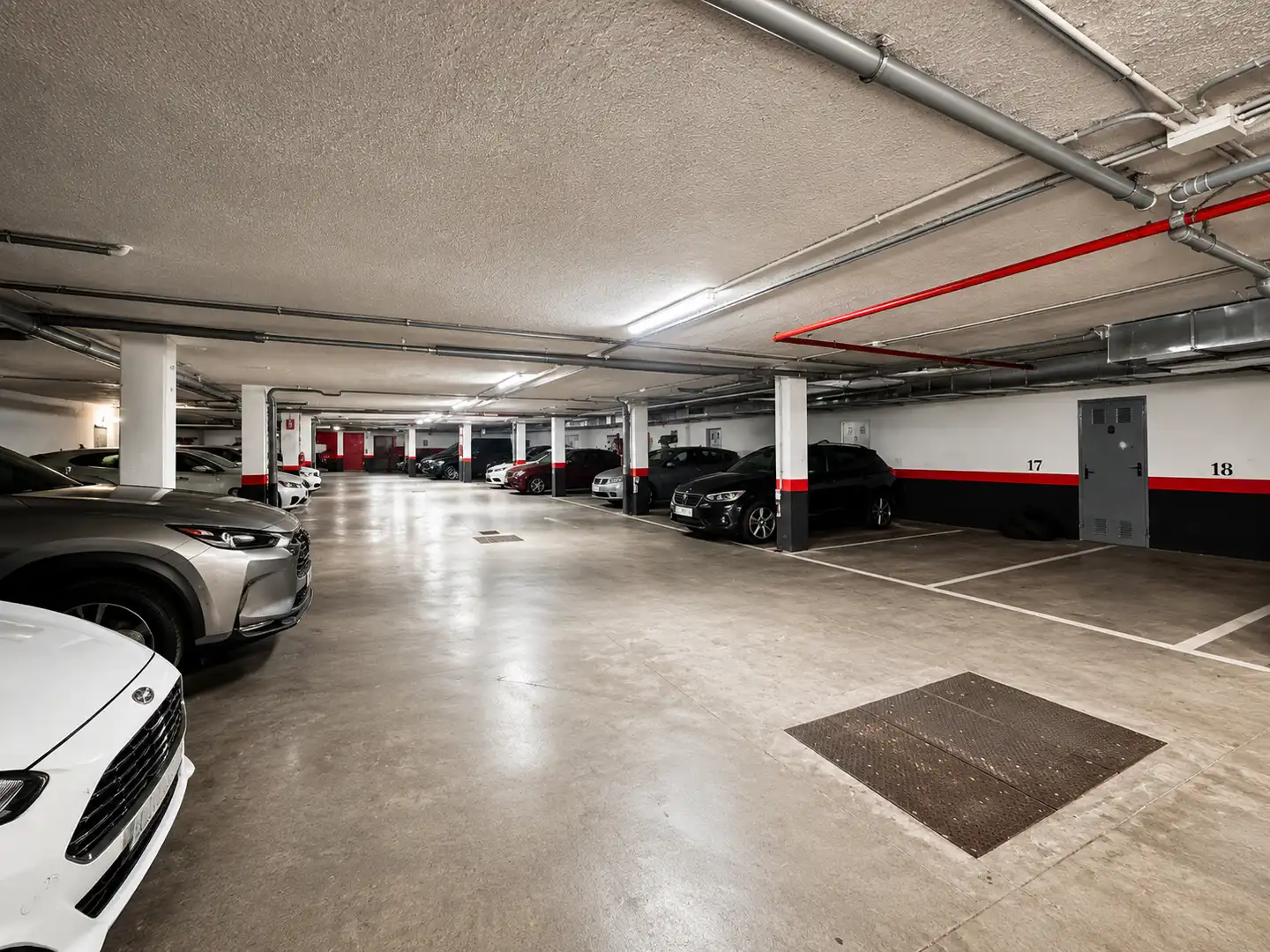 Parking de Casa adosada en venta en Villaviciosa de Odón con Aire acondicionado, Calefacción y Jardín privado
