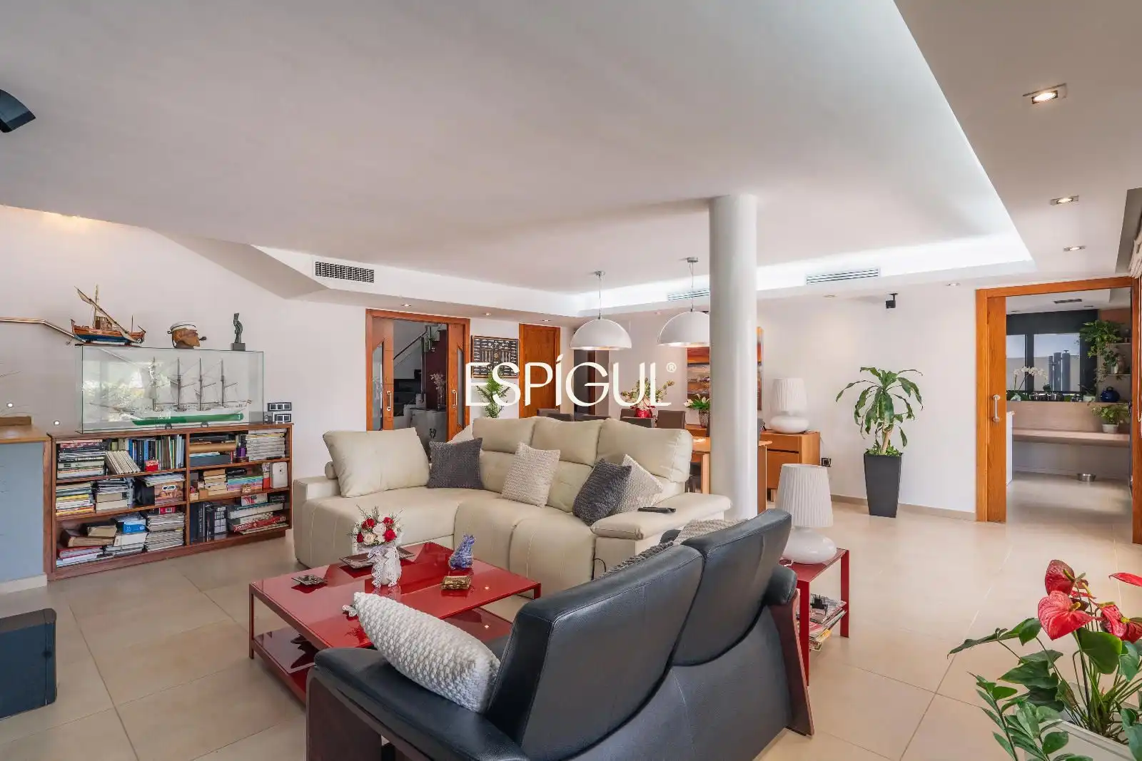 Sala d'estar de Casa o xalet en venda en Roses amb Aire condicionat, Calefacció i Terrassa