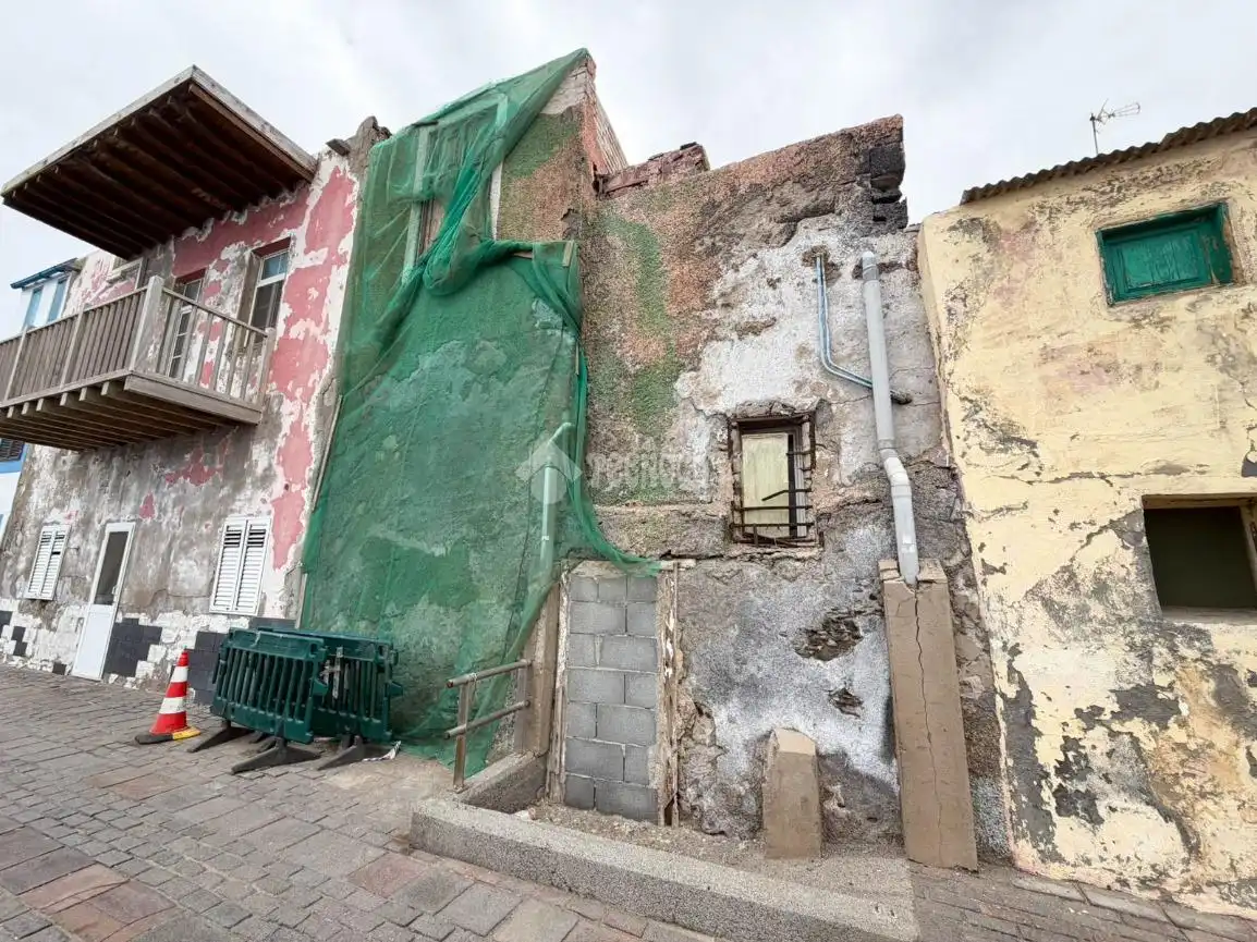 Vista exterior de Casa adosada en venda en Las Palmas de Gran Canaria