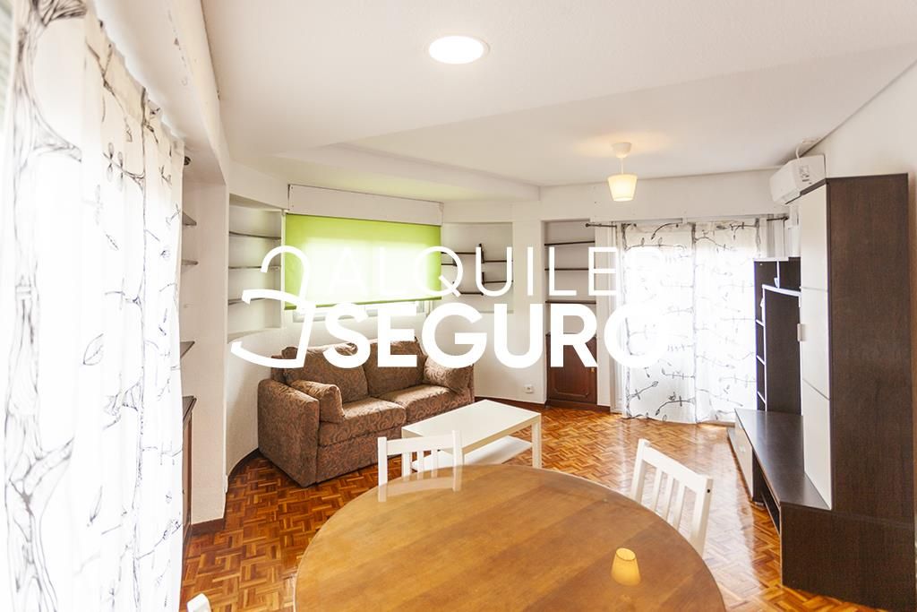 Sala d'estar de Pis de lloguer en  Madrid Capital amb Aire condicionat, Calefacció i Terrassa