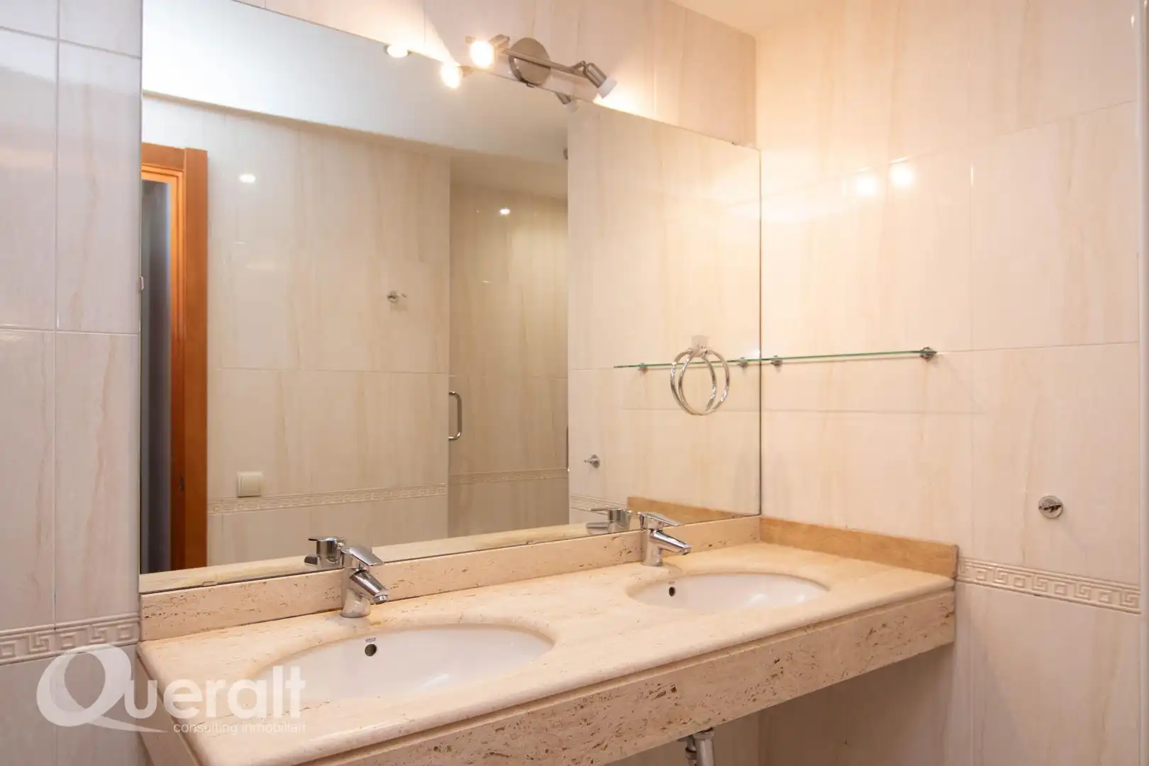 Badezimmer von Wohnung zum Verkauf in Lleida mit Heizung