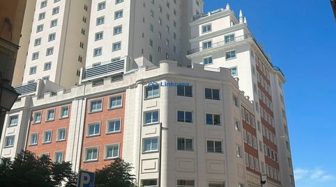 PISO DE 5 DORMITORIOS Y 2 BAÑOS CON ASCENSOR EN LA ZONA DE MALASAÑA