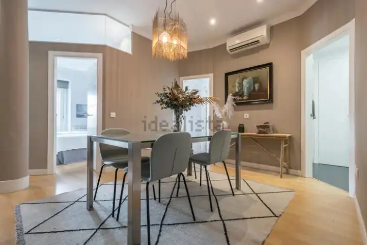 Dining room of Flat for rent in Madrid  with Air Conditioner, Heating and Parquet flooring