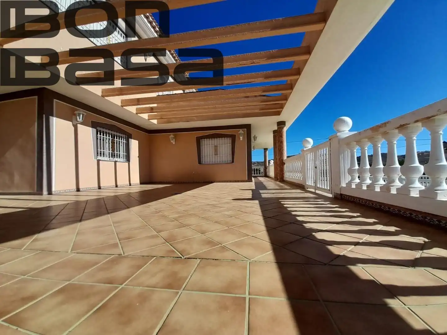 Terrassa de Casa o xalet en venda en Alicante / Alacant amb Aire condicionat, Jardí privat i Piscina