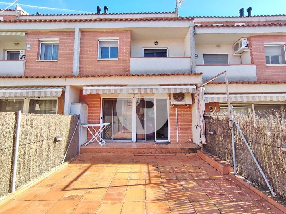 Vista exterior de Casa adosada en venta en Mollet del Vallès con Aire acondicionado, Calefacción y Terraza