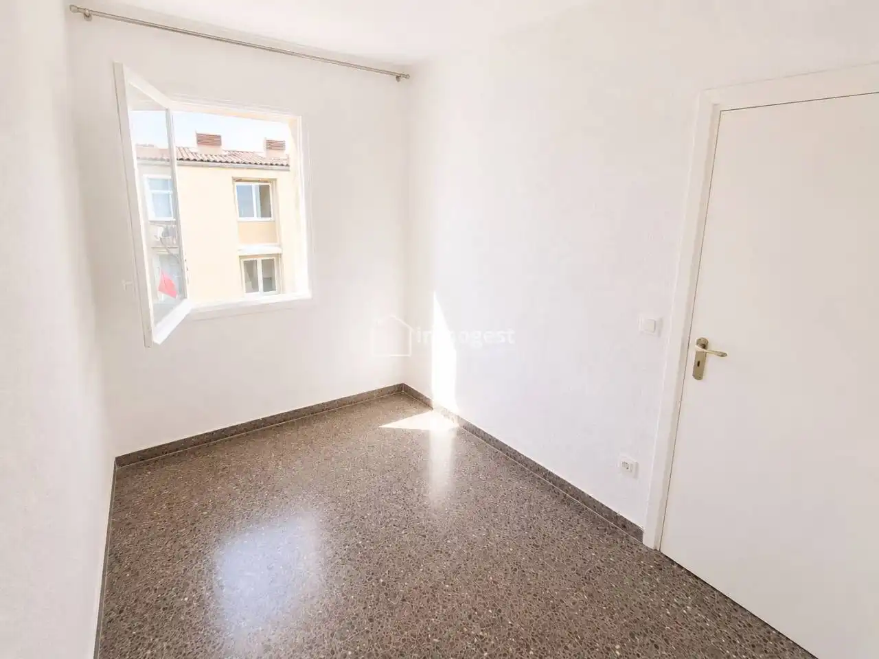 Habitación de Piso en venta en Girona con Calefacción, Amueblado y Balcón