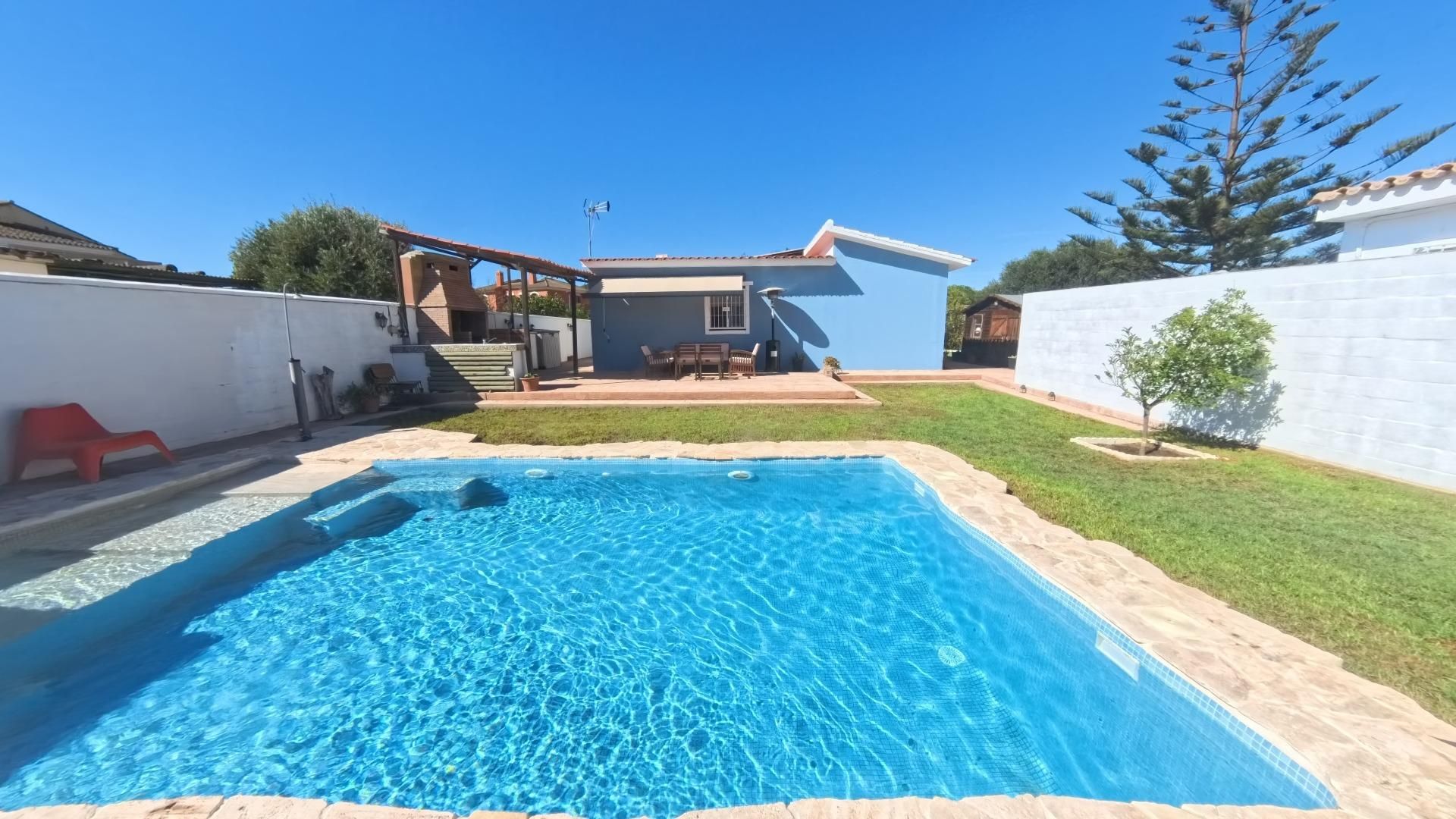 Garden of House or chalet for sale in El Puerto de Santa María  with Air Conditioner, Private garden and Storage room