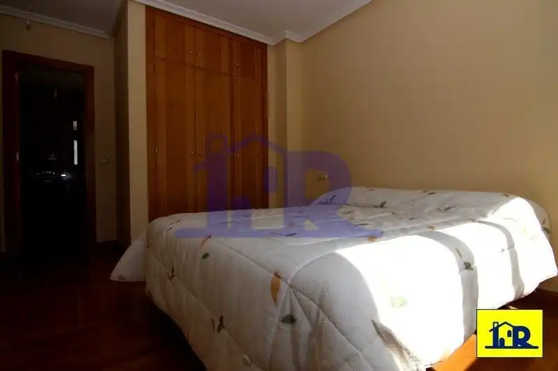 Dormitori de Pis en venda en Cuenca amb Calefacció, Terrassa i Traster
