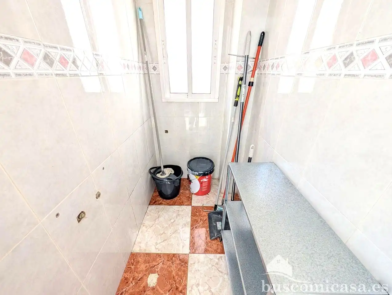 Cuina de Pis de lloguer en Linares amb Aire condicionat, Moblat i Balcó