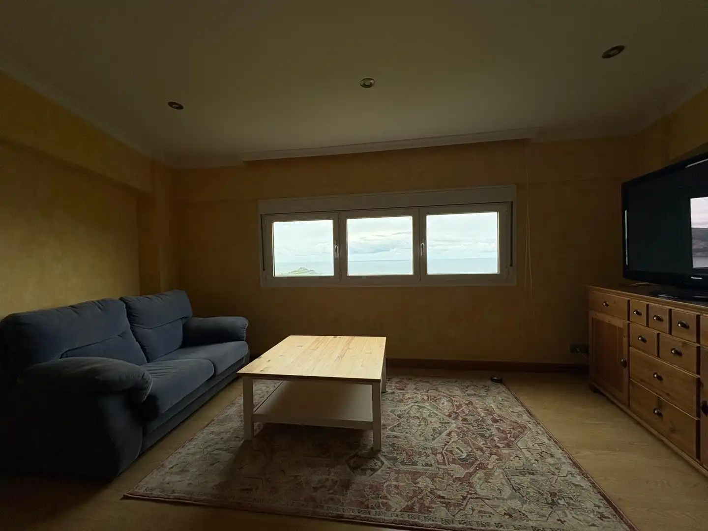 Sala de estar de Piso de alquiler en Laredo con Amueblado