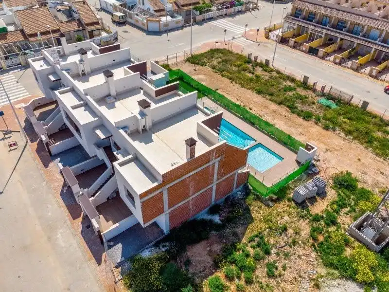 Casa adosada en venta en Los Peñascos - El Salero - Los Imbernones