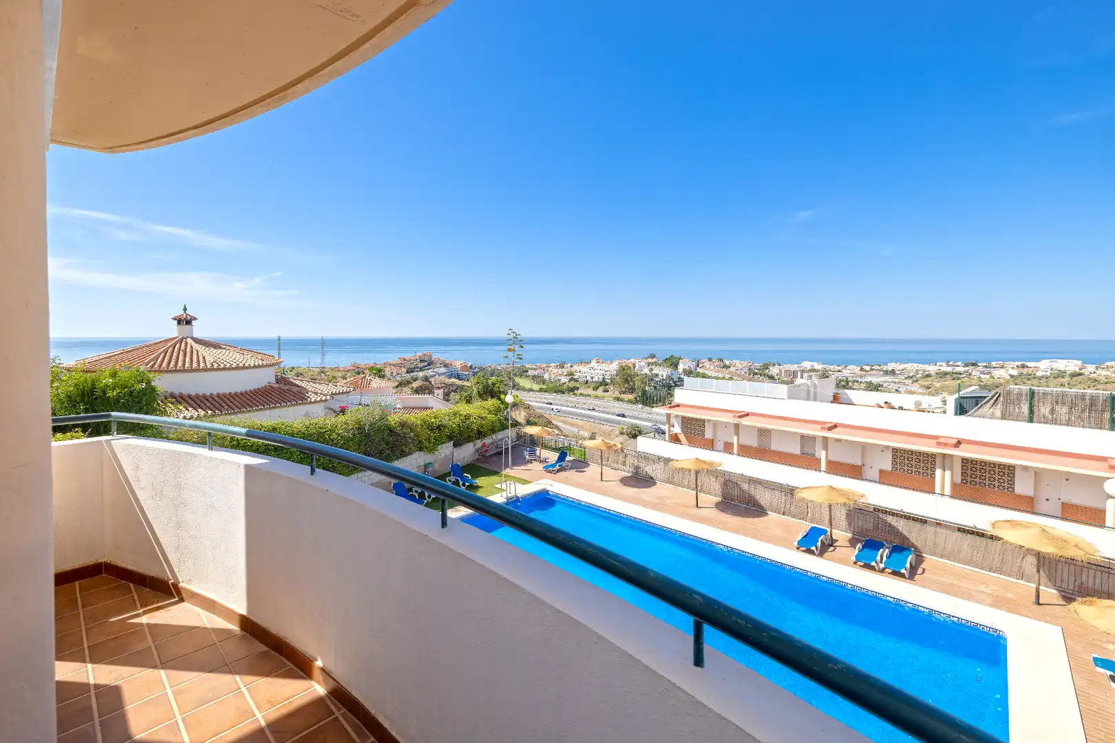 Vista exterior de Dúplex en venda en Rincón de la Victoria amb Aire condicionat, Calefacció i Jardí privat
