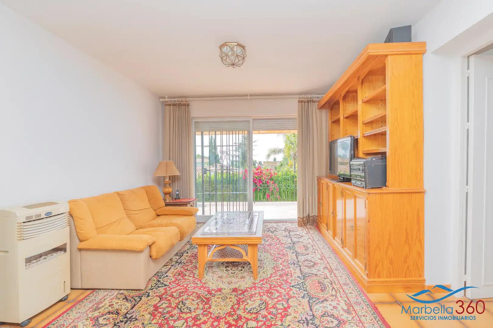 Sala de estar de Casa o chalet en venta en Marbella con Aire acondicionado, Jardín privado y Terraza