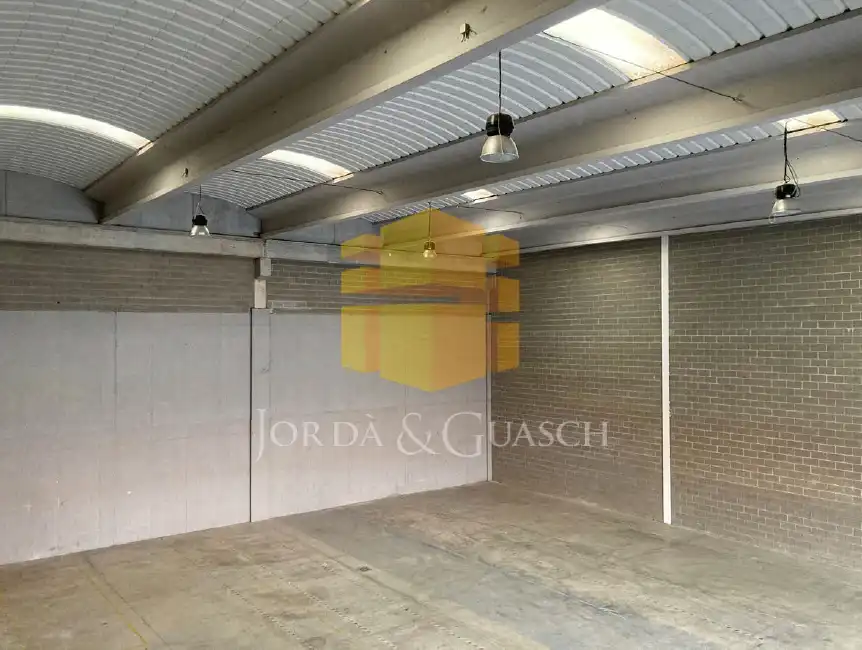 Industriegebäude zum Verkauf in Carrer Mestra Adela Cardona 133, imagen 3