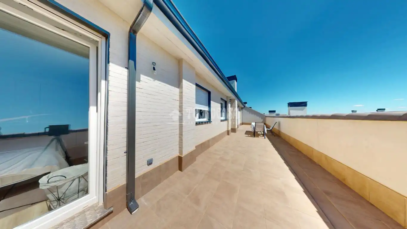 Terraza de Piso en venta en Villanueva de la Torre con Parquet, Terraza y Amueblado