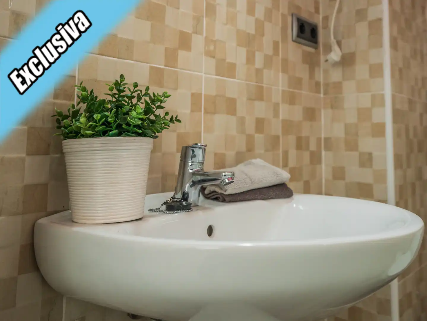 Badezimmer von Geschaftsraum zum Verkauf in Limpias