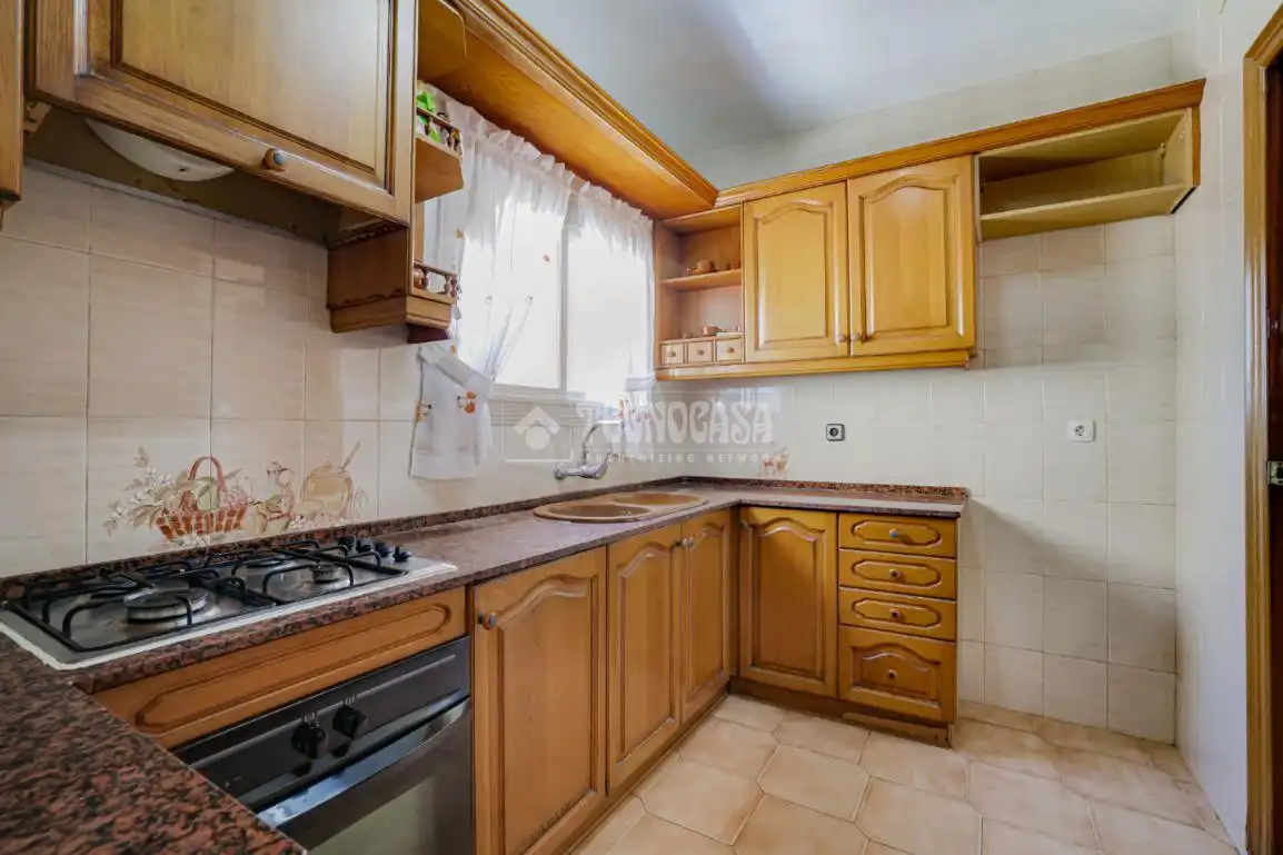 Cocina de Piso en venta en Sant Vicenç Dels Horts con Aire acondicionado y Alarma