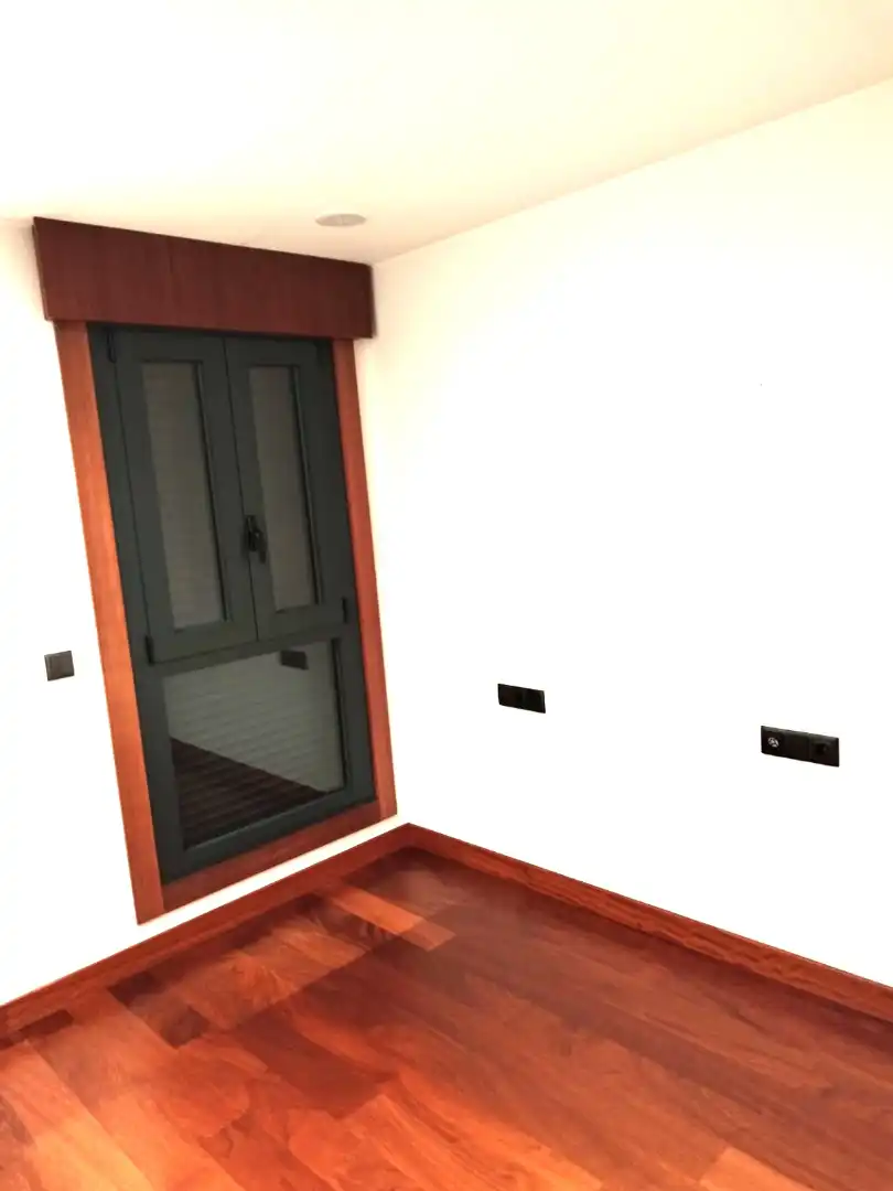 Flat for rent in Vigo   with Parquet flooring