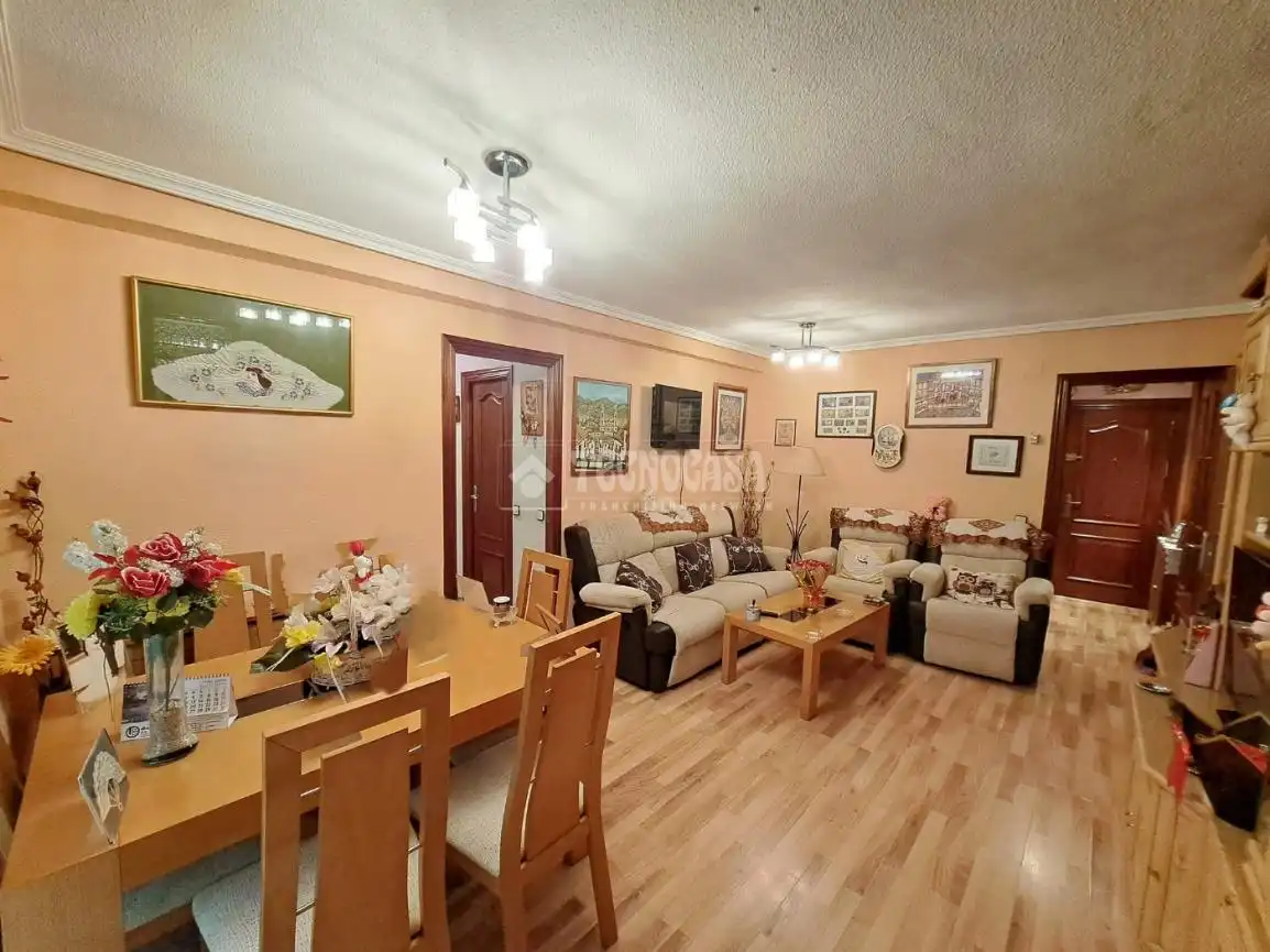 Sala de estar de Piso en venta en Parla con Calefacción y Terraza