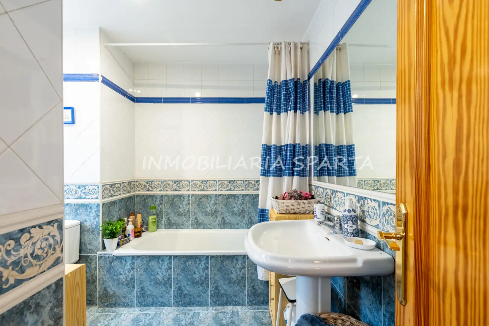 Bathroom of Duplexes for sale in Ciudad Real  with Air Conditioner, Heating and Parquet flooring