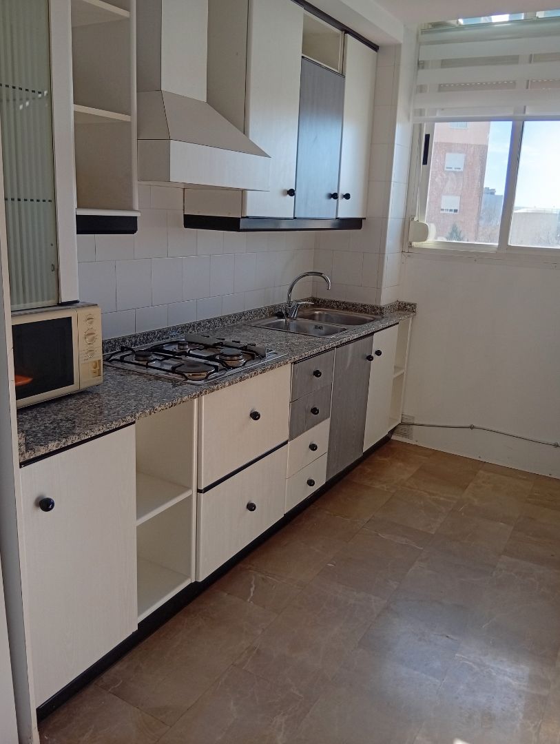 Küche von Wohnungen zur Miete in  Granada Capital mit Heizung, Terrasse und Möbliert