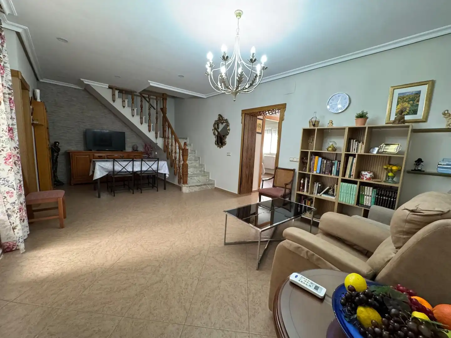 Sala d'estar de Casa o xalet en venda en Andújar amb Aire condicionat, Terrassa i Moblat