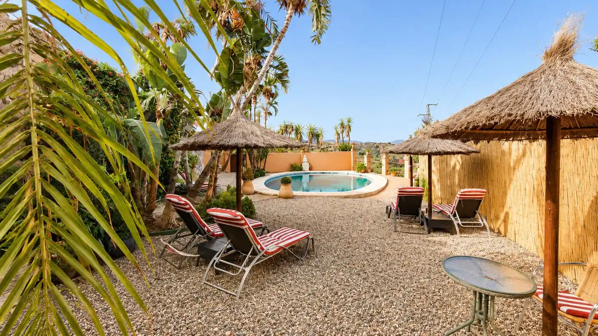 Vista exterior de Finca rústica en venda en Cártama amb Aire condicionat, Jardí privat i Terrassa