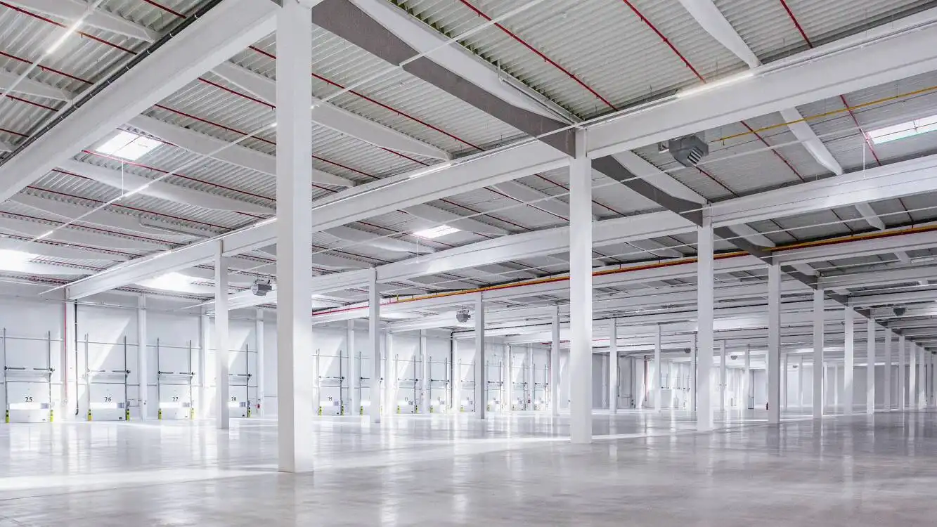 Außenansicht von Fabrikhallen zur Miete in Tarragona
