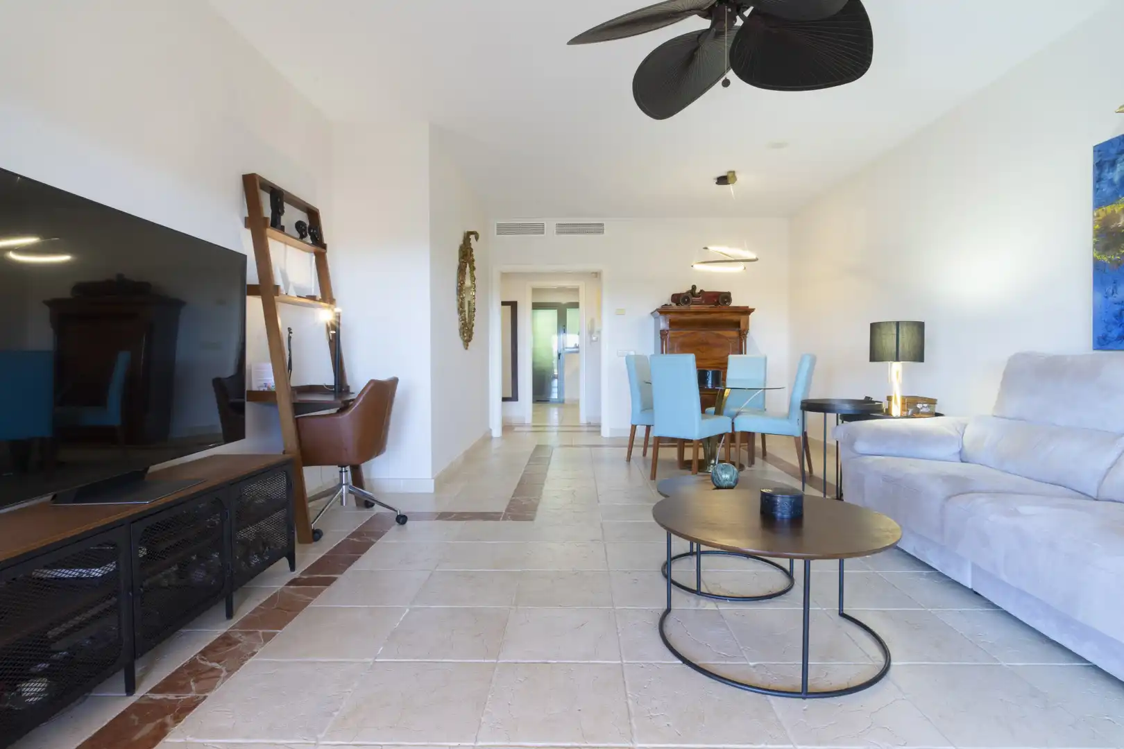 Sala de estar de Apartamento en venta en Estepona con Aire acondicionado, Calefacción y Terraza