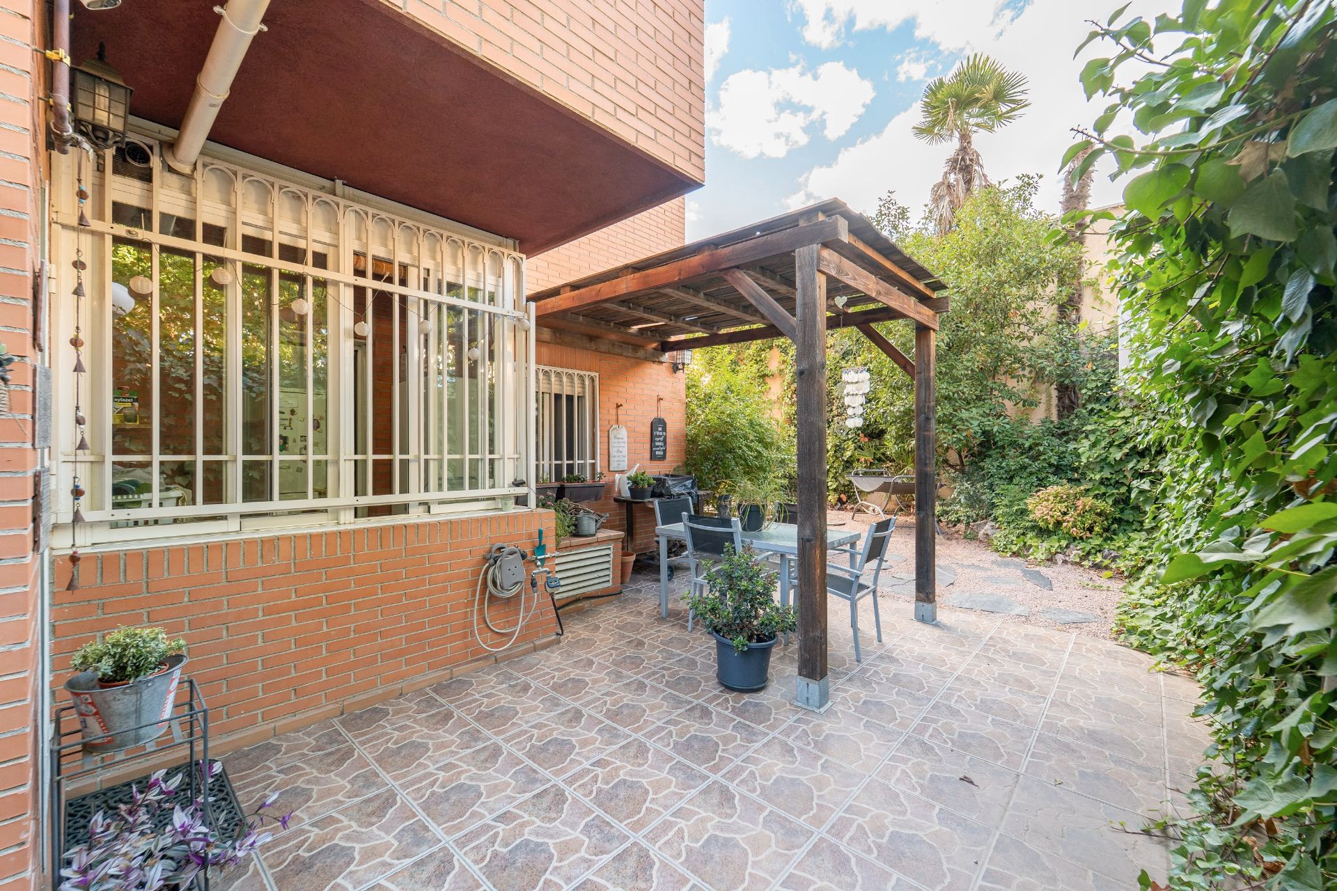 Jardí de Planta baixa en venda en Boadilla del Monte amb Calefacció, Jardí privat i Traster