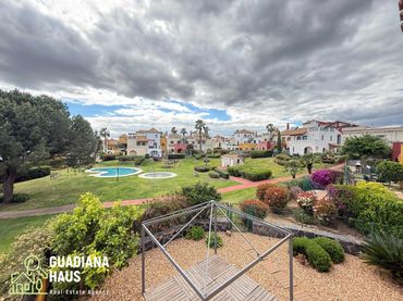 Reihenhaus mit Pool zum Verkauf in Calle MIGUEL DE UNAMUNO 20