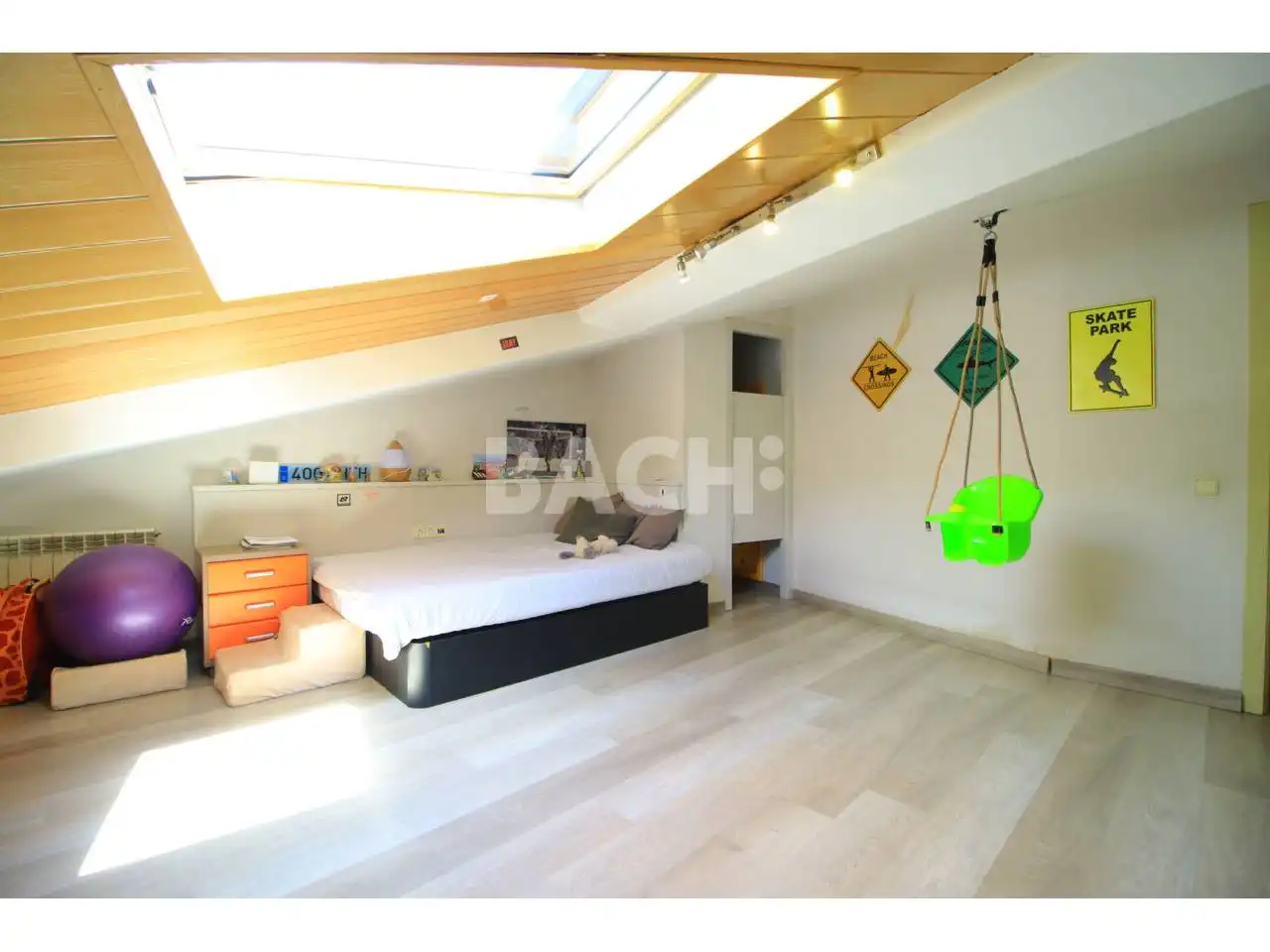 Habitación de Ático en venta en Vic con Aire acondicionado, Calefacción y Parquet