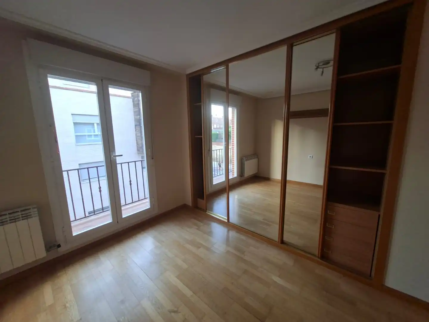 Bedroom of Detached homes for sale in Lardero  with Heating, Parquet flooring and Terrace