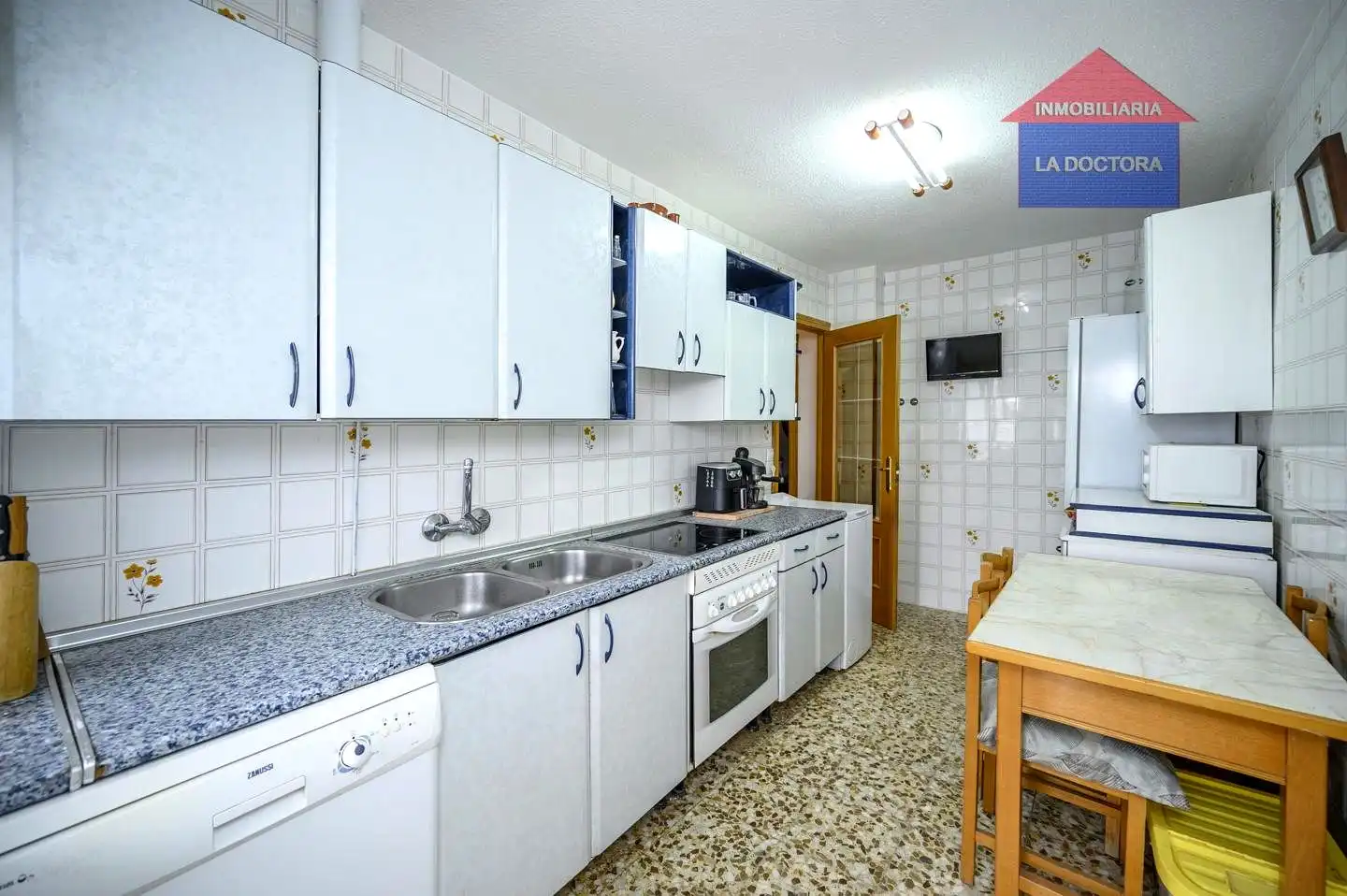 Semi-detached house with pool for sale in Escalona, imagen 16