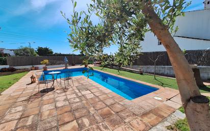 Swimming pool of House or chalet for sale in Estepona  with Air Conditioner, Private garden and Terrace