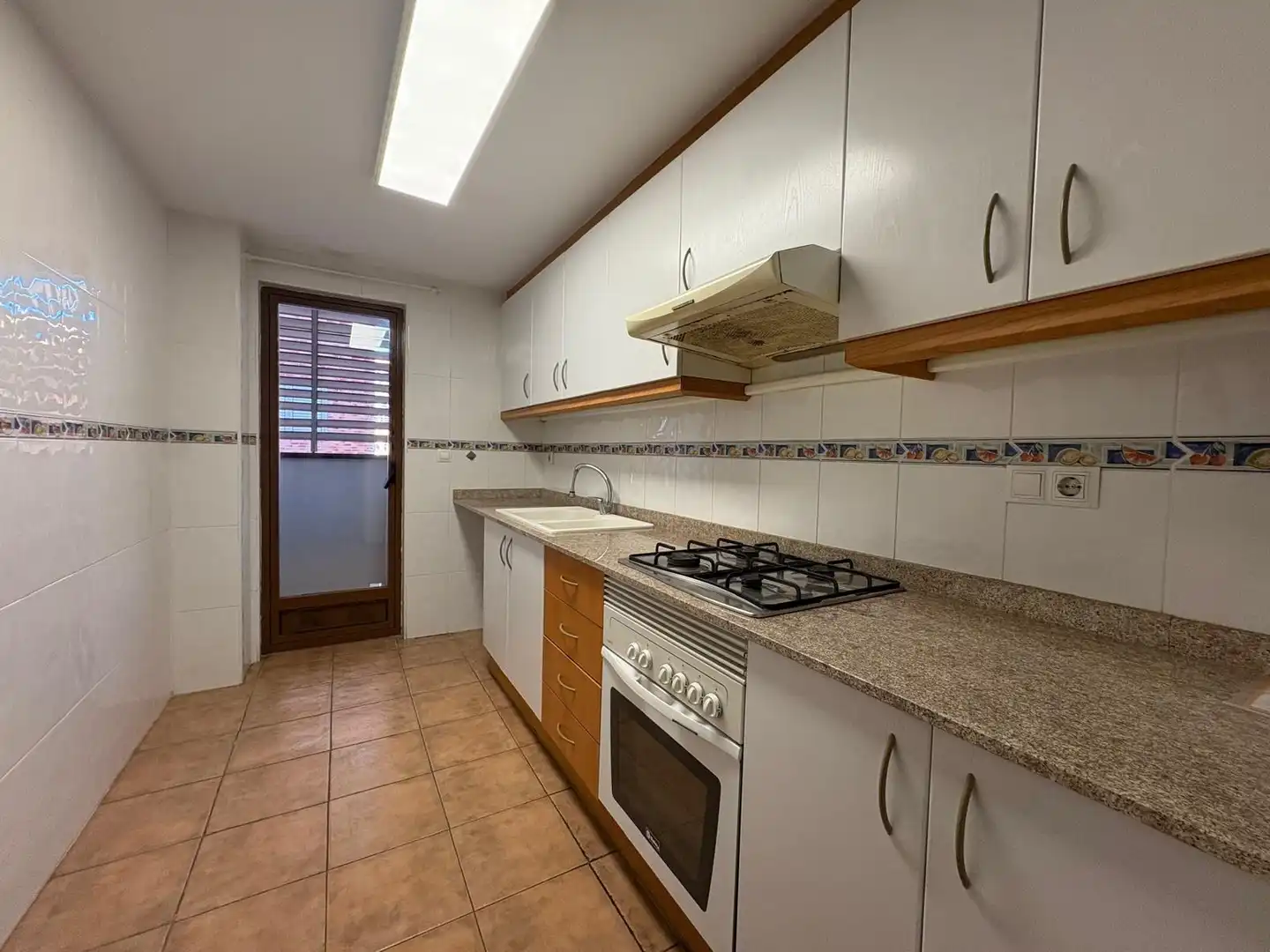 Cocina de Piso en venta en Paterna con Parquet y Piscina comunitaria