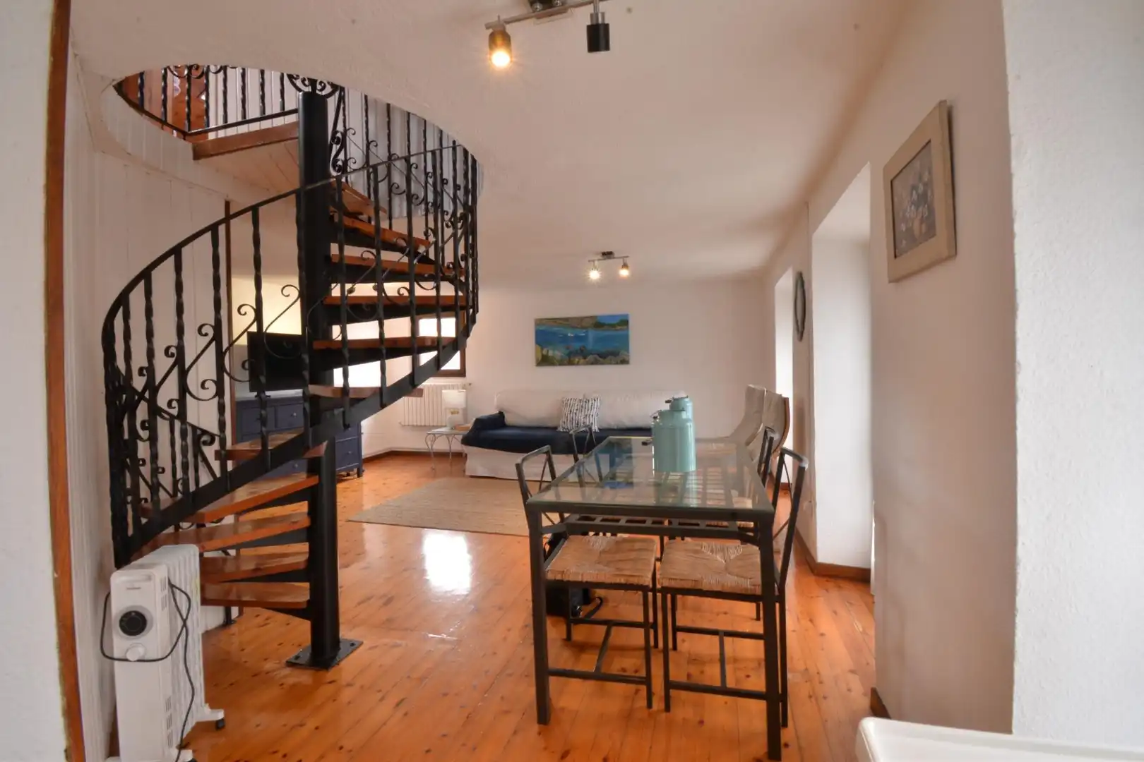 Sala de estar de Casa o chalet en venta en Soto del Barco con Calefacción, Terraza y Balcón