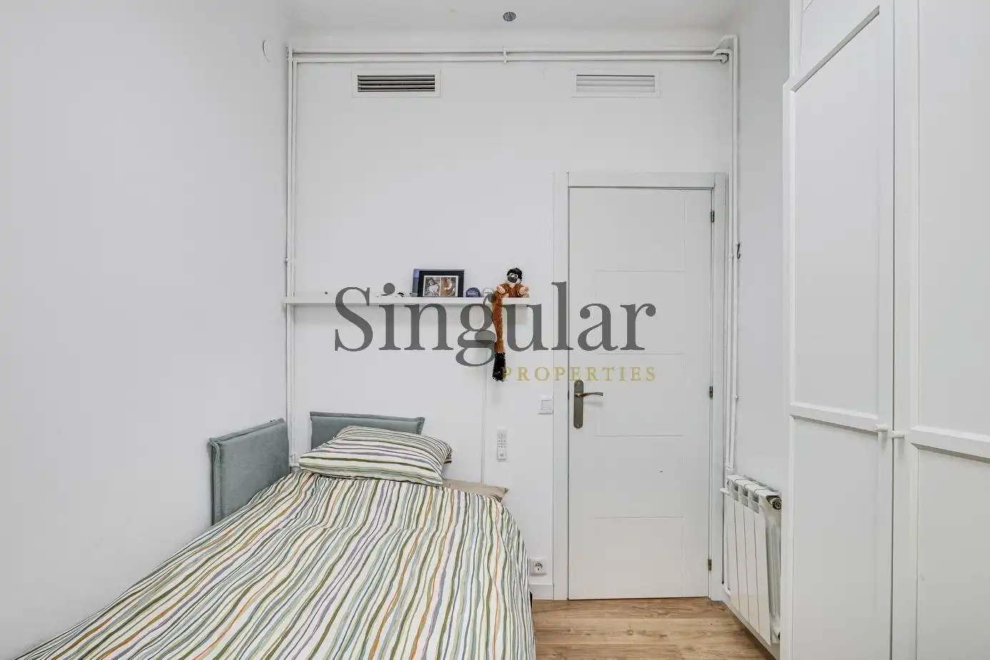 Habitación de Piso en venta en Barcelona con Aire acondicionado, Calefacción y Balcón