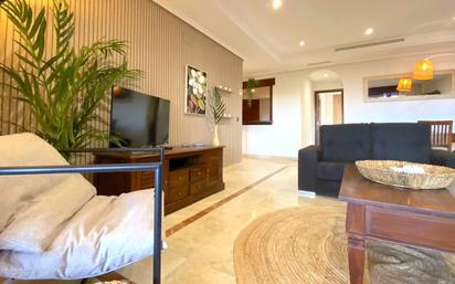 Sala d'estar de Planta baixa en venda en Ojén amb Aire condicionat, Terrassa i Piscina