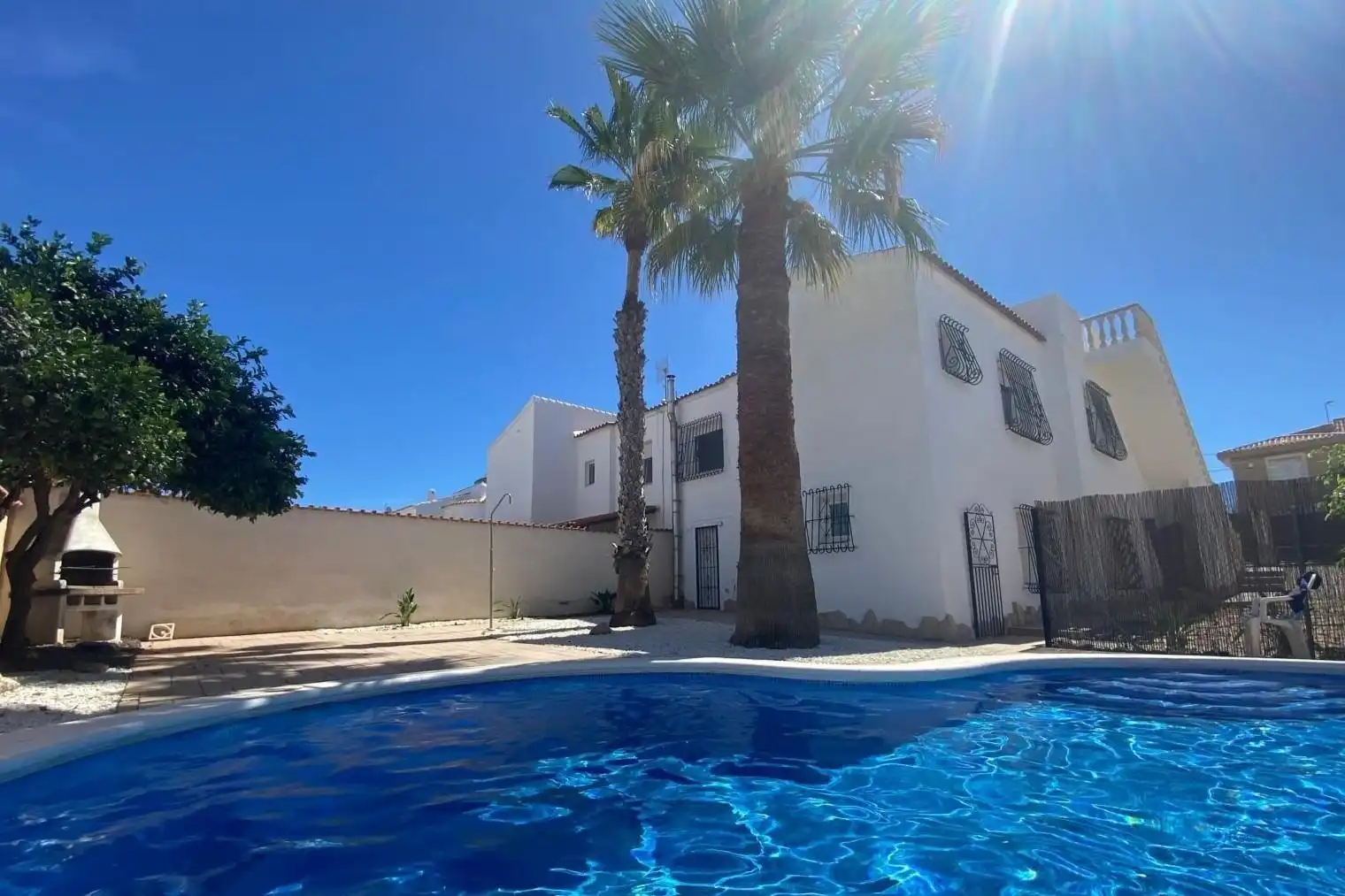 Semi-detached house with pool for sale in Calle C. Velazquez 39A