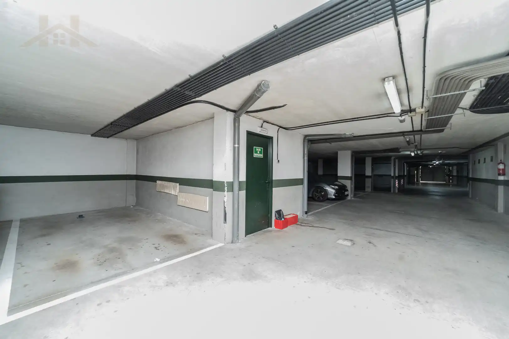 Parking de Dúplex en venta en Torrelodones con Aire acondicionado, Calefacción y Jardín privado