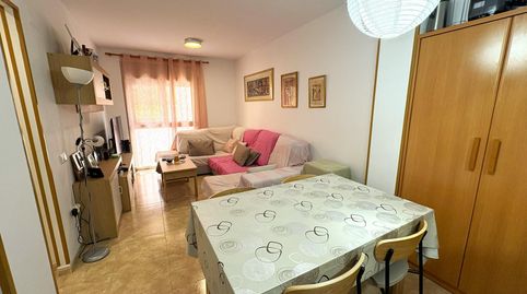 Piso de 3 Dormitorios, Baño, Cocina independiente, comedorestar, Lavadero y Patio, en perfectas condiciones para entrar a viv