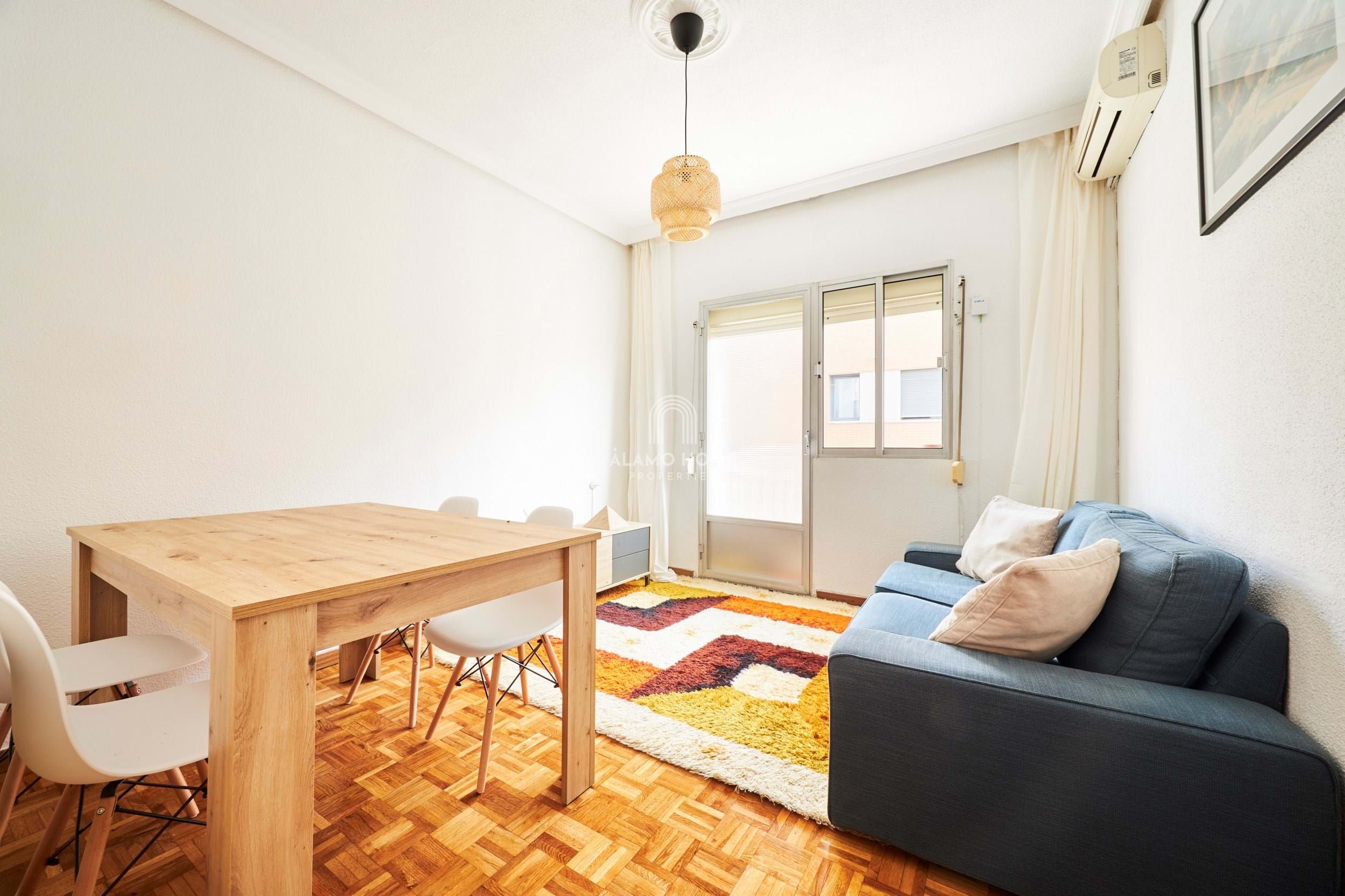 Exterior view of Flat to rent in  Madrid Capital  with Air Conditioner, Heating and Terrace