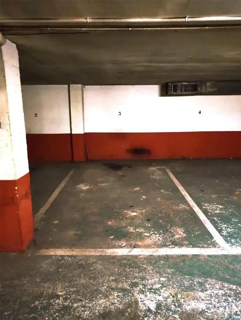 Parkplatz von Garage zum Verkauf in Vitoria - Gasteiz